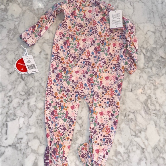 NWT MAGNETIC ME FLORAL RIGHT FIT FOOTIE 18/24M - Picture 6 of 7